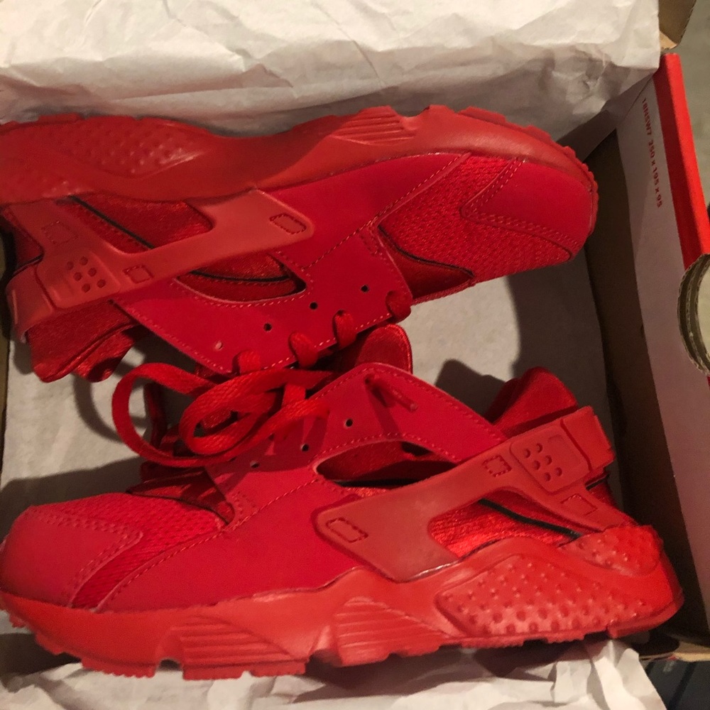 All red Nike Hurache